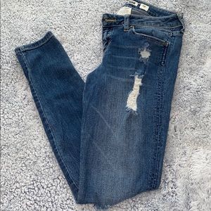 Sneak Peek Jeans 👖